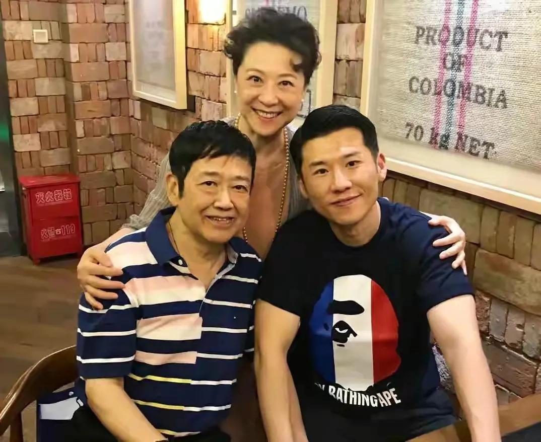 第一眼很普通，越看越帅气的6个男明星，朱亚文、黄轩靠气质取胜