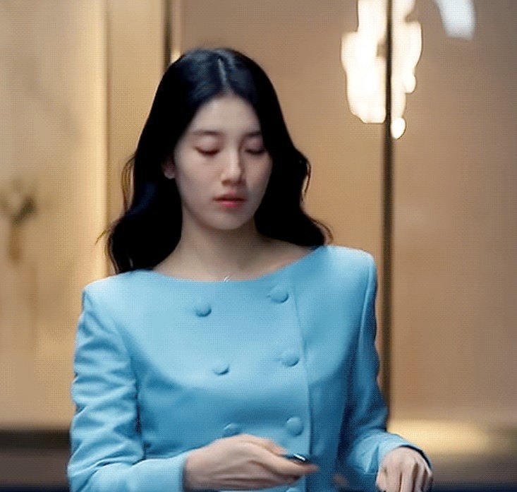 《安娜》秀智婚纱美翻，《夏娃》徐睿知这套被吐槽「像蚕蛹」