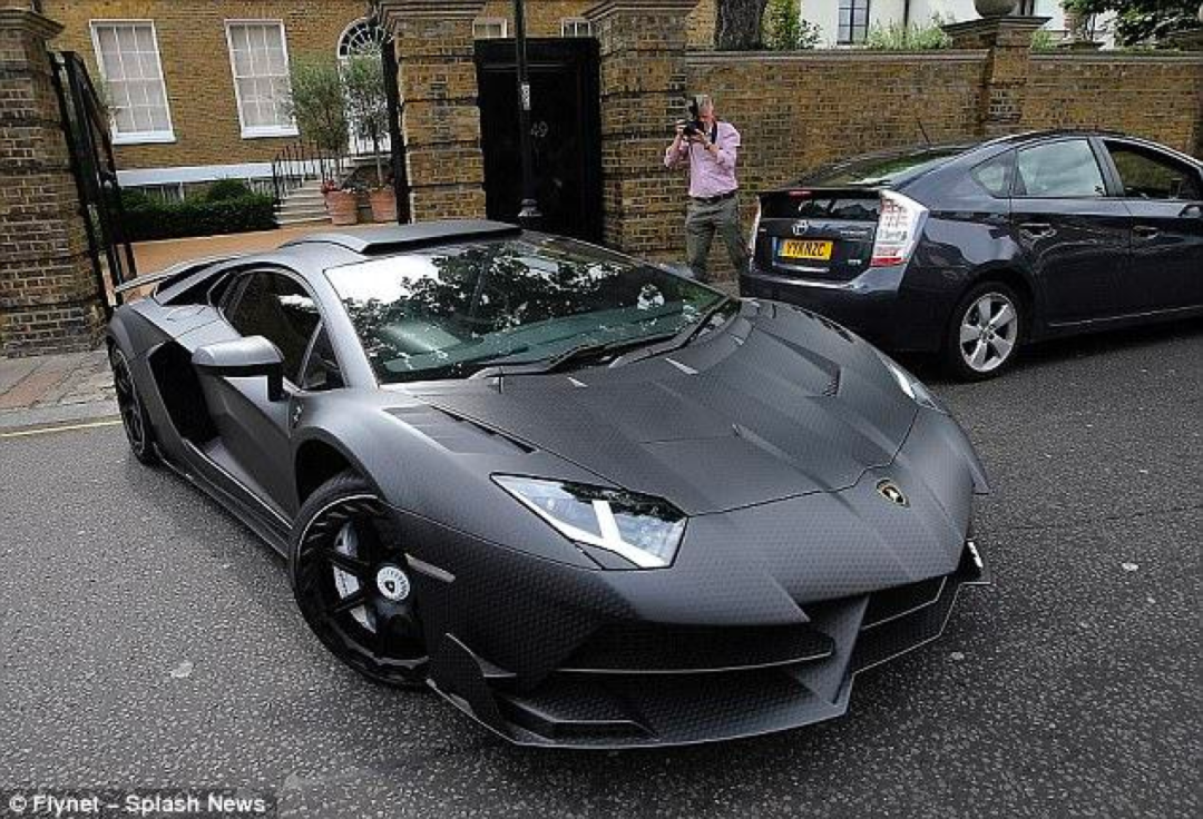 甩掉家暴老公，她带着十几亿身家嫁平民了