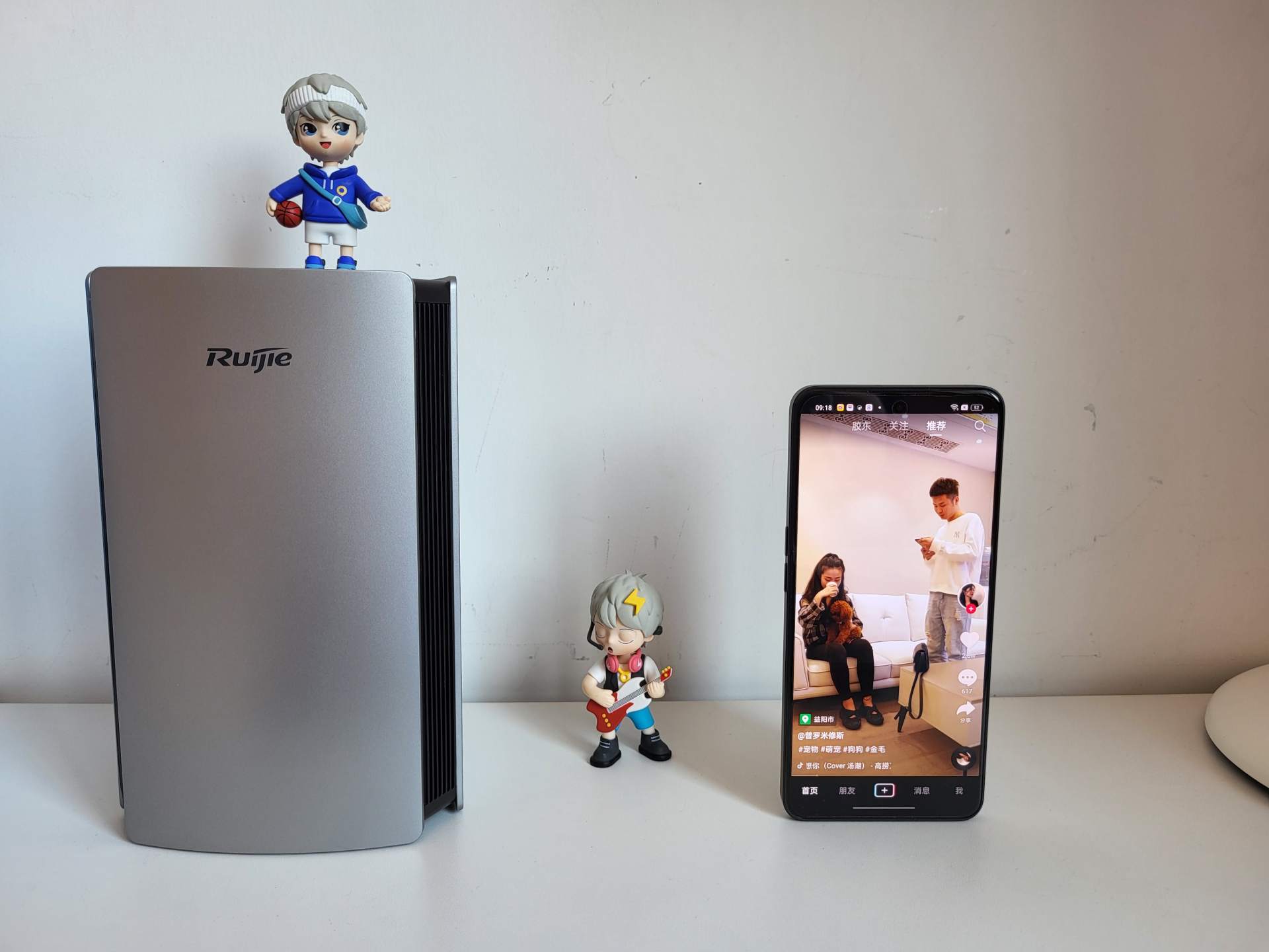 多层户型WiFi信号差？试试锐捷星耀M32，轻松穿楼板
