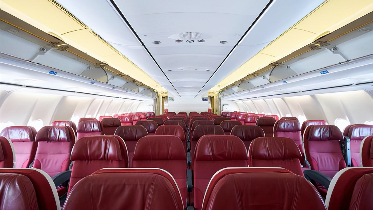 高铁和动车有什么区别？是一样车吗？它们之间是路和车的关系