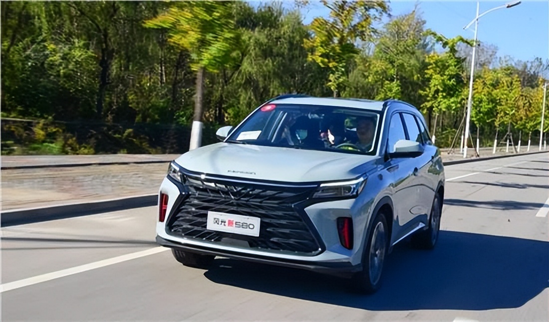 試駕風光新580 一款舒适的6座全新車型 天天看點