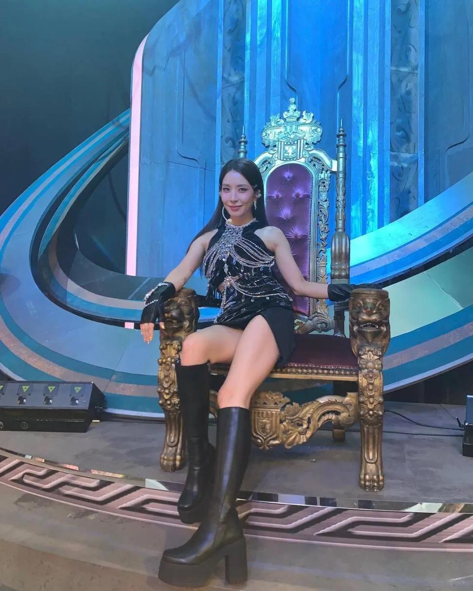 韩国天后宝儿，虽然个子不高，但气场实在是太强大了