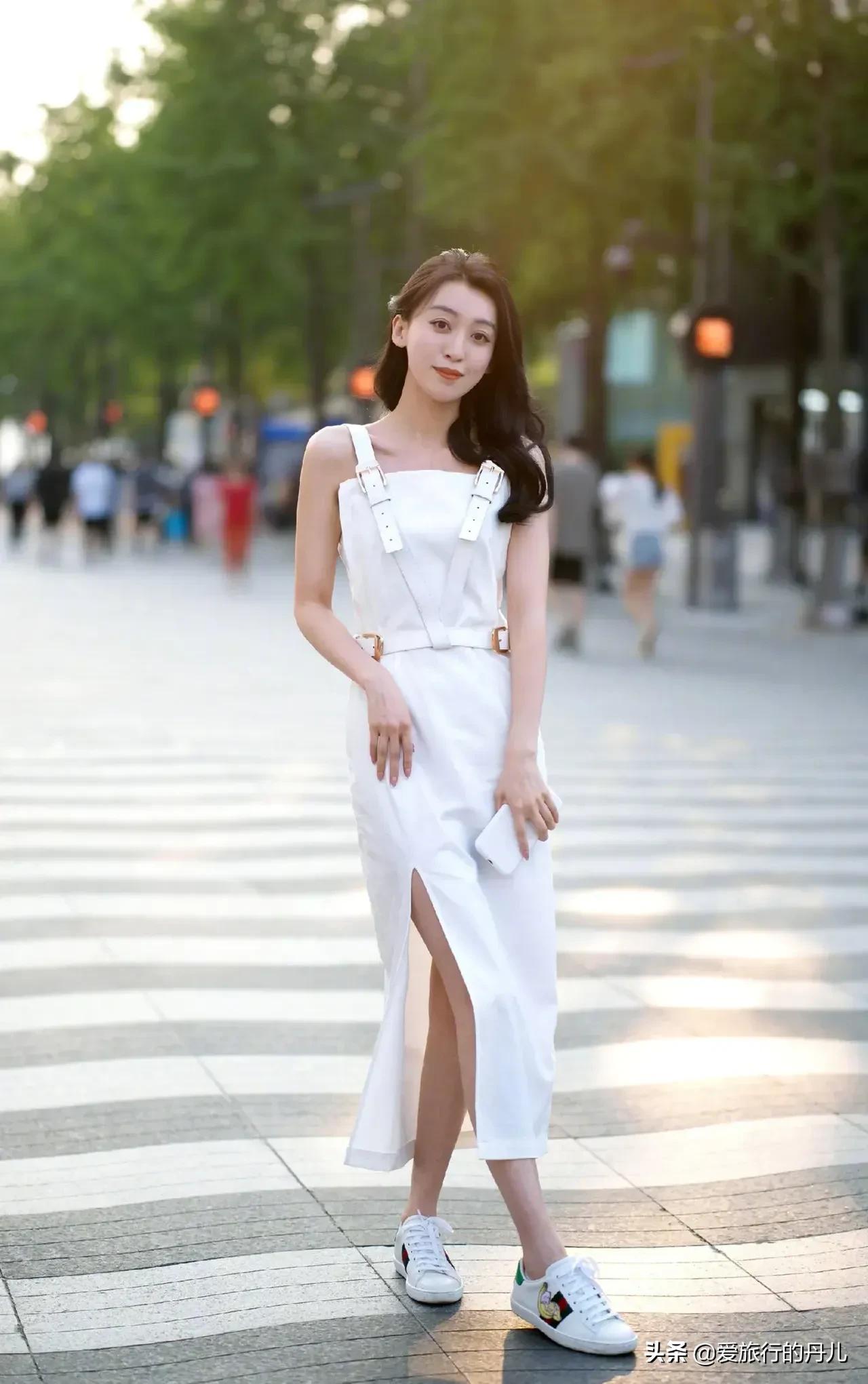 炎炎夏日，你喜欢穿小白裙还是喜欢穿小黑裙？