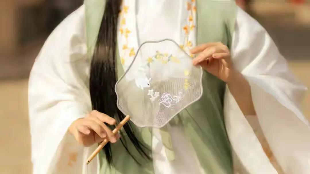 烟如柳诗词三十首（最新2021年12月）