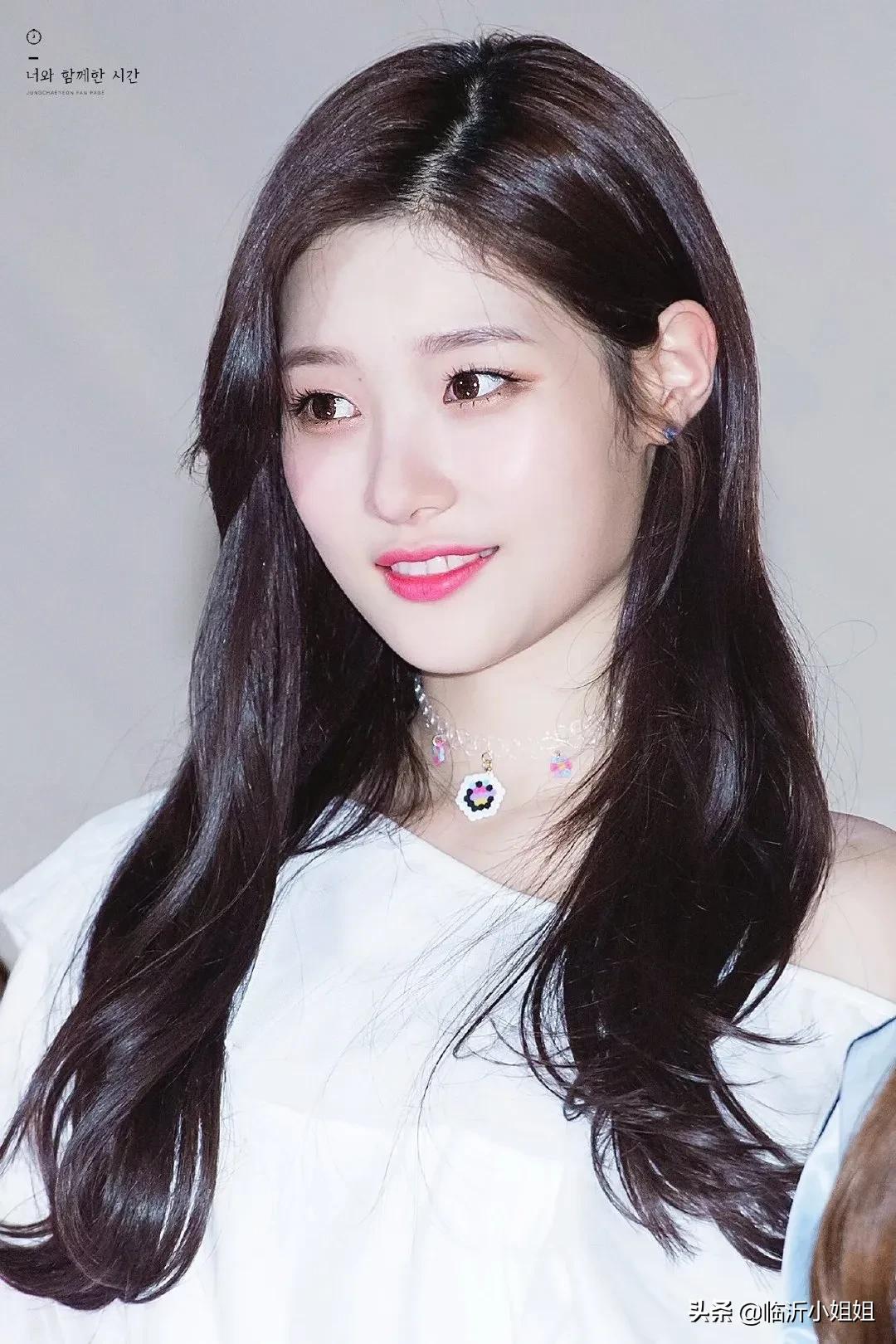 郑采妍，人间樱花的形象，清爽明丽的气息，太甜啦