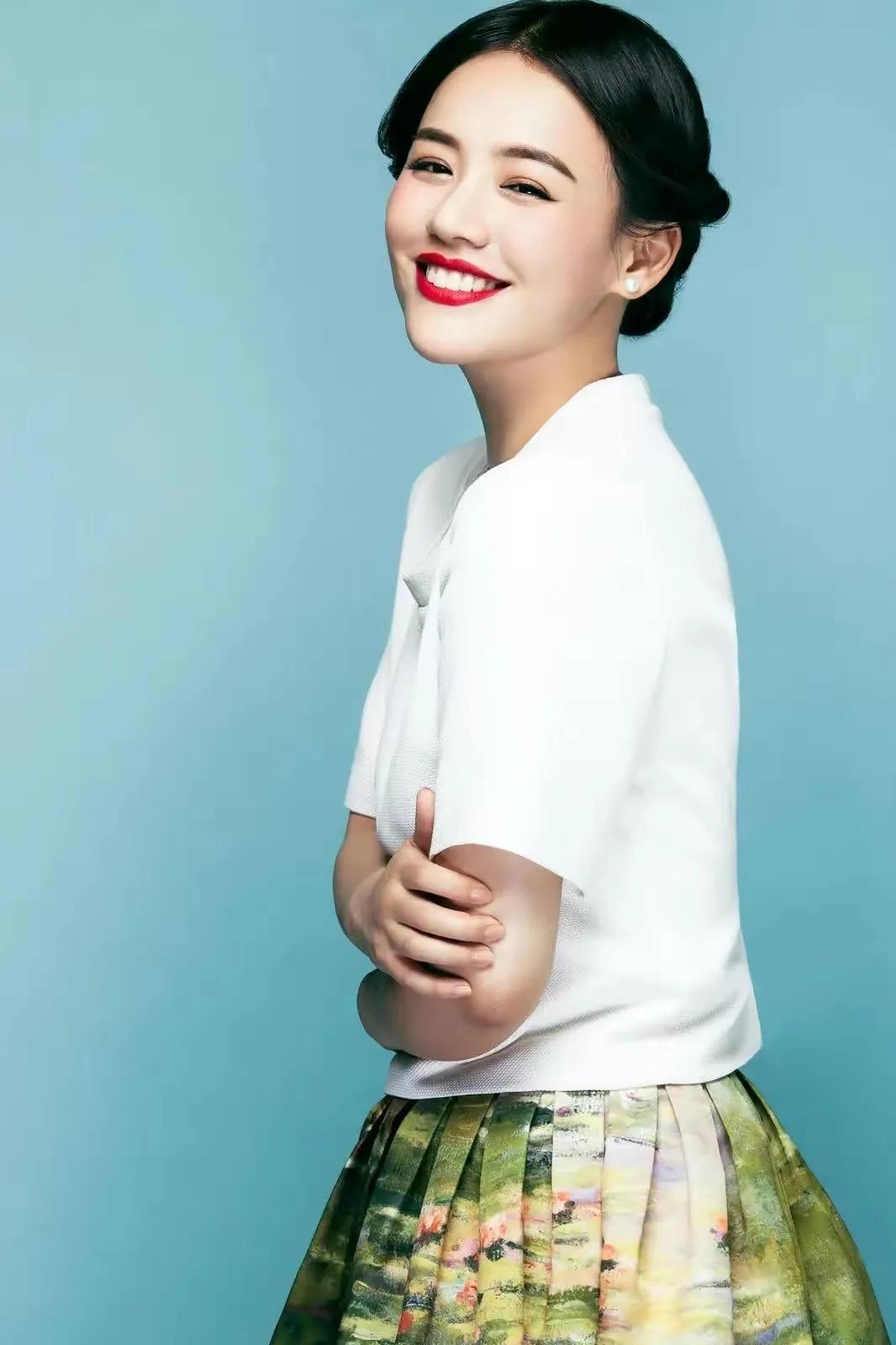 马思纯嫣然一笑