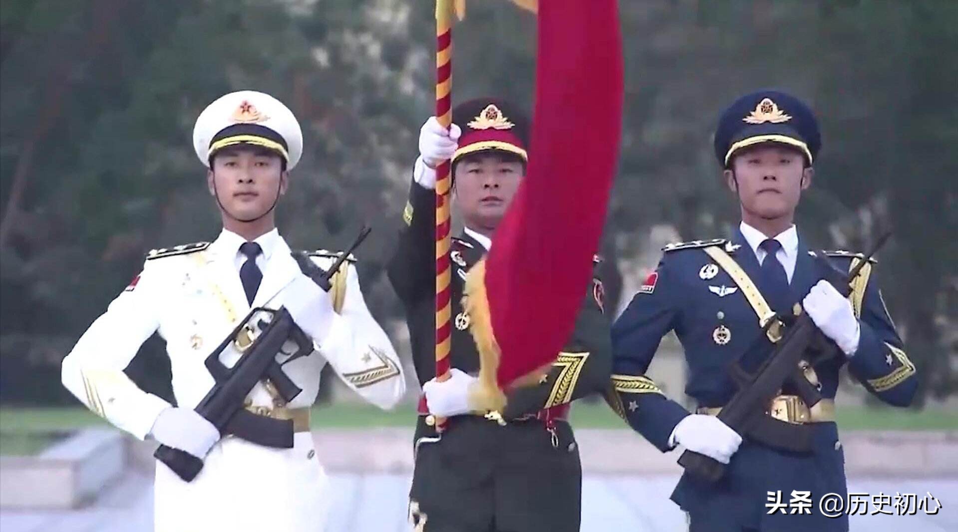 朱老总位列十大元帅之首，授衔编号却是004那么001号给了谁？