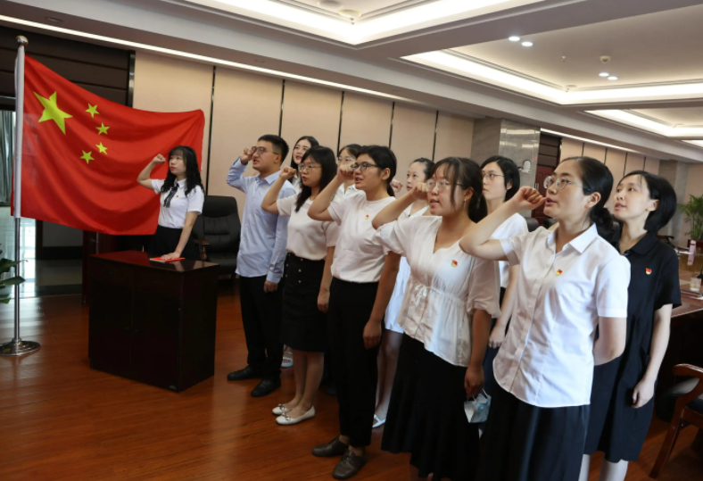 谈女朋友过多也不行？政审环节被同学举报，导致考生无缘公务员