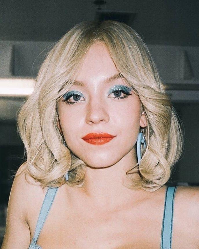 好莱坞美少女爆红！金发碧眼身材火辣，却被骂丑直播爆哭？