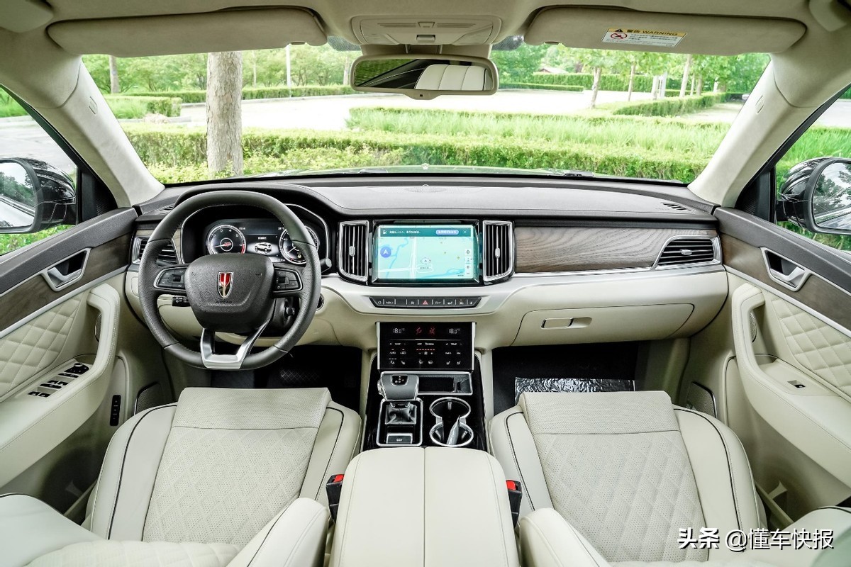 定位中大型SUV，3.0T车型配空气悬架，2022款红旗HS7选购建议