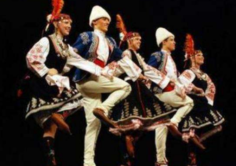 欧洲“红舞鞋”之谜：400人起舞不停致力竭而亡，原因至今未解