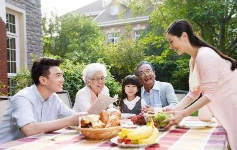 人老了尽量别掺和子女的家事