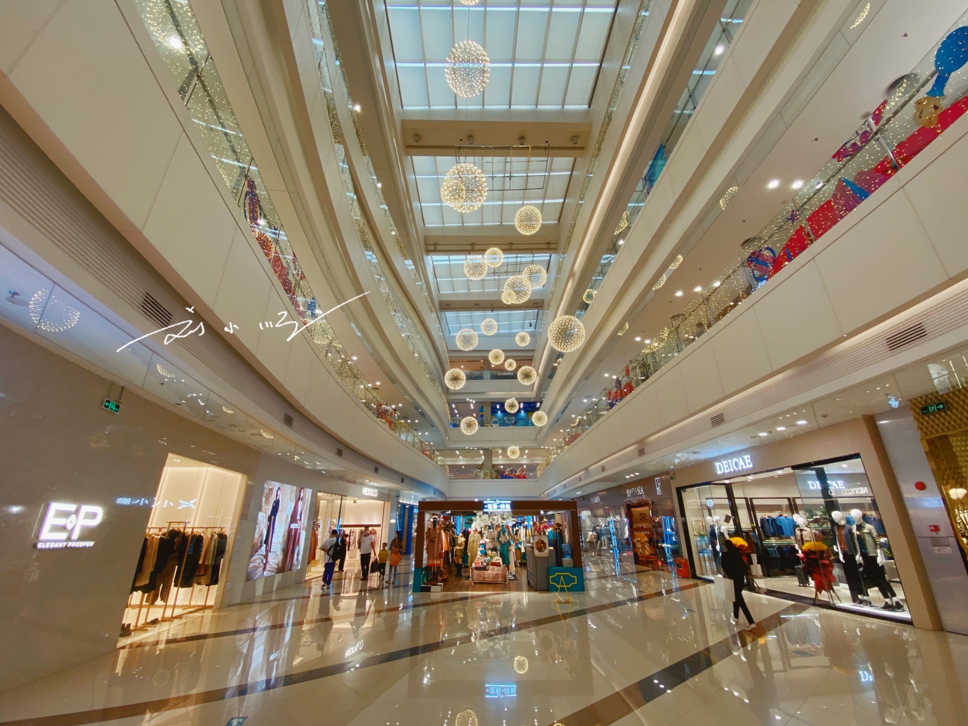 你觉得"保利水城"的人气是不是真的很旺?如果以后有机会再到佛