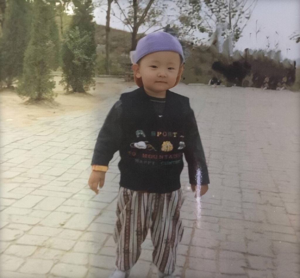 从“当红小生”到“劣迹艺人”，邓伦终究是变成了自己讨厌的模样