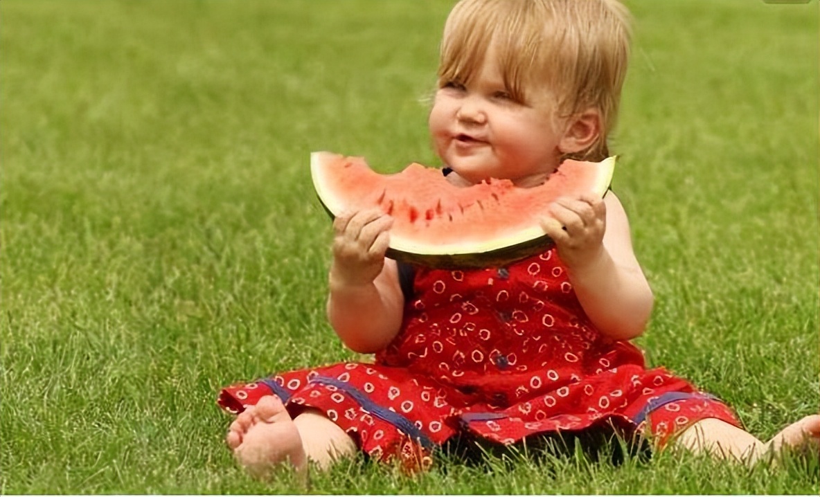 寶寶多大可以吃西瓜？ 提醒父母：盡量別低於這個年齡，不妨了解