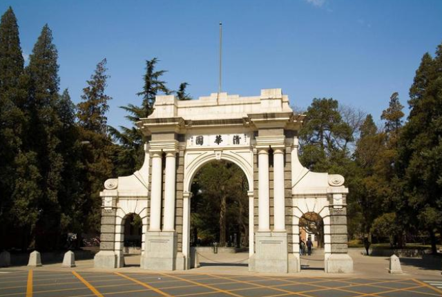 清华大学四大王牌专业（沈阳女生圆了清华梦）