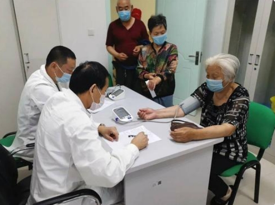 老年人应该补充哪些营养物质？这3种营养品，没有必要再买了
