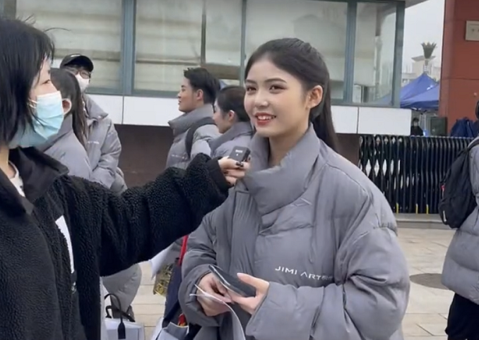 2021浙传艺考现场走红，堪称“颜值盛宴”，网友：想复读来得及吗