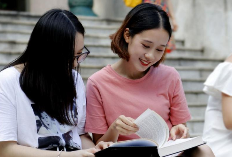 教育部发布通知，3类大学生可“免试”教资，成为老师更轻松