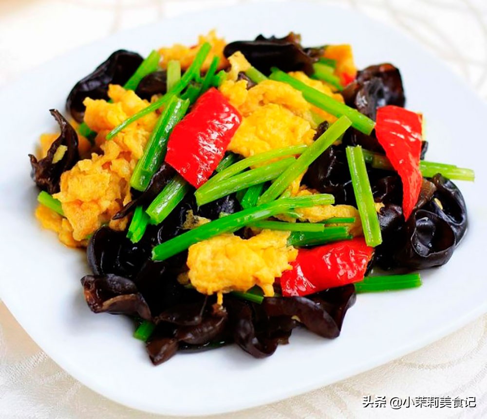 女人过了30岁，6种食物要多吃，“维E”含量高，满面光彩不显老