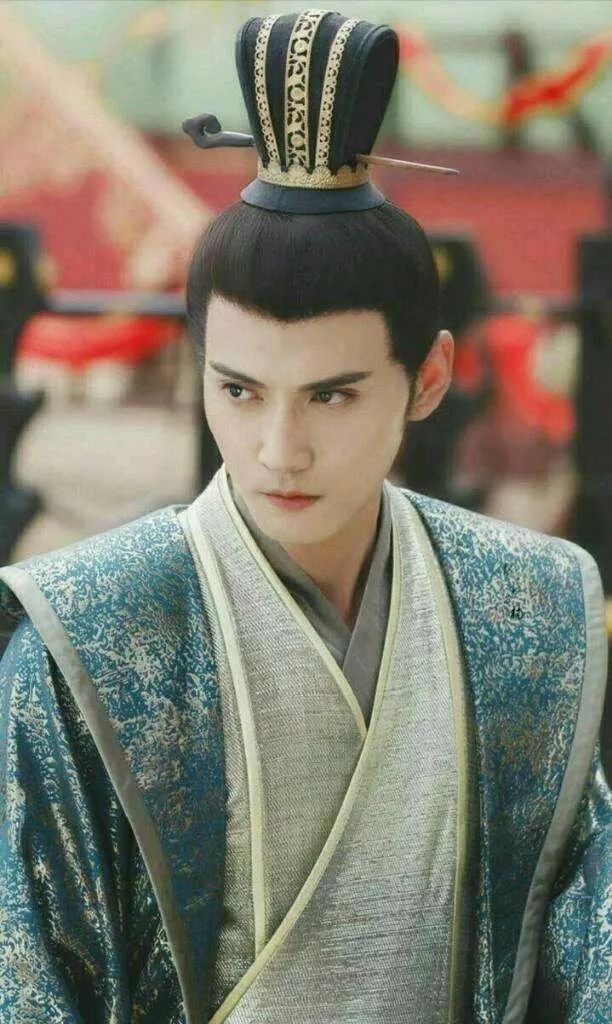 剑眉星目，风度翩翩，这10位男明星的长相，击中了国人审美