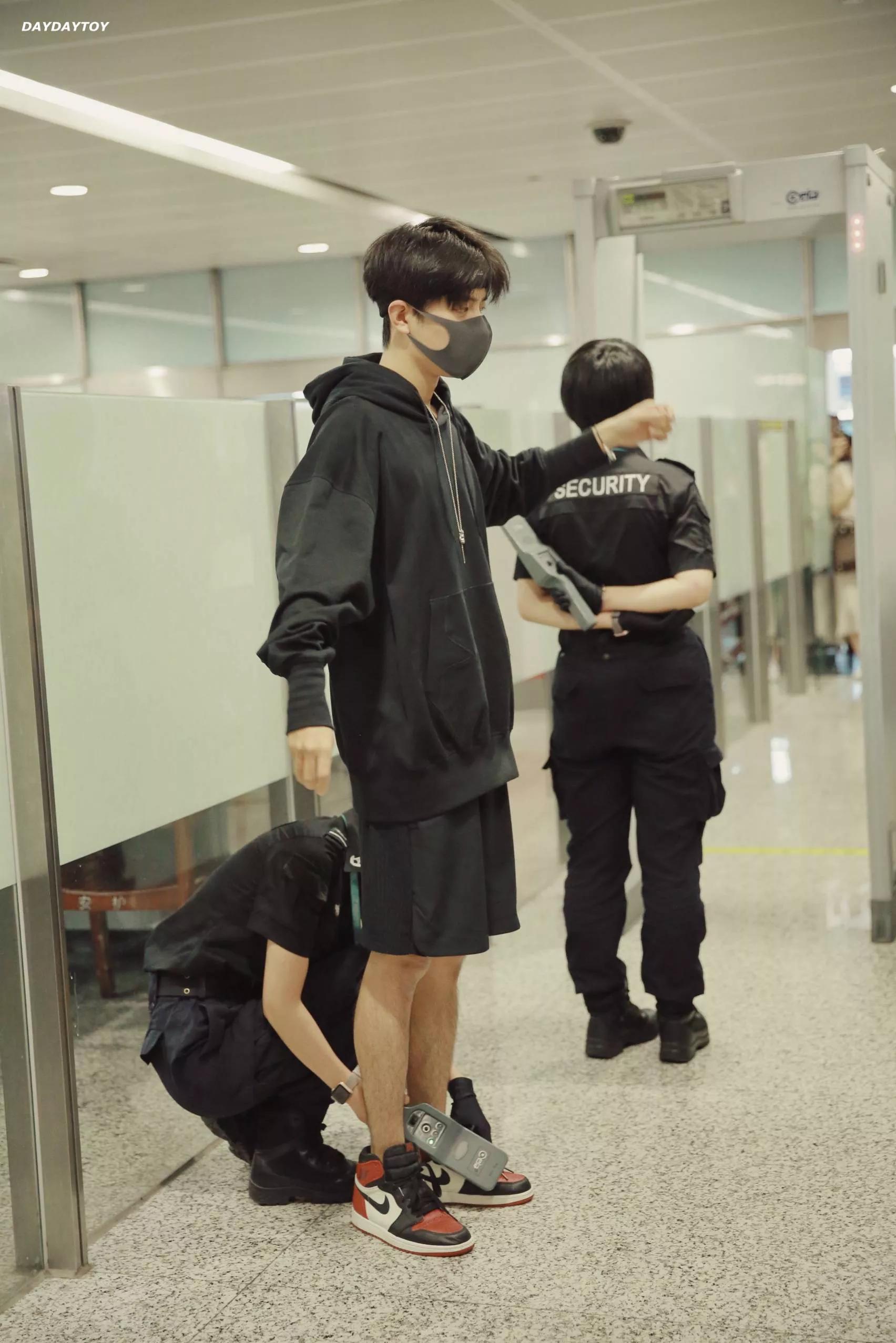 考古肖战:2018年9月—12月机场时间线汇总,今天请叫我收图狂魔