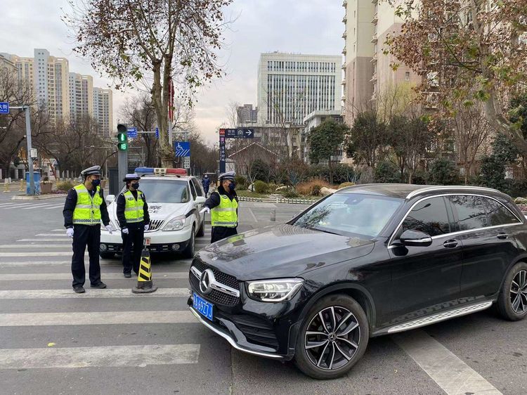 西安雁塔交警：疫情之下 一场暖心救援彰显警民战役志