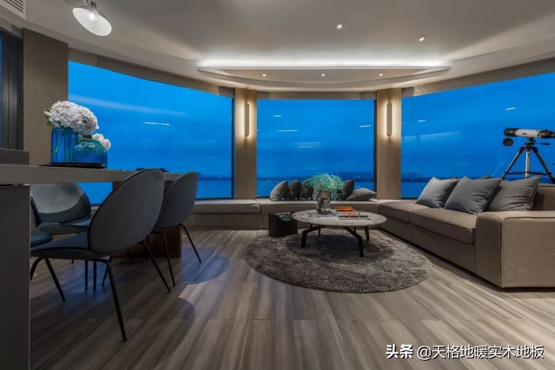 天格：家里铺木地板什么颜色好看？来看看《梦想改造家》如何选择