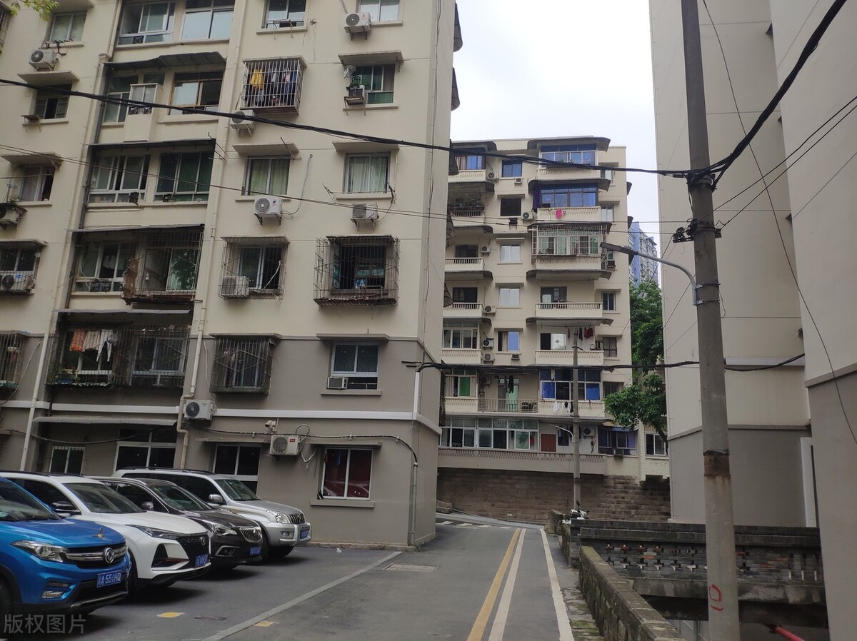 29名业主为高价物业费状告业委会，法院：驳回