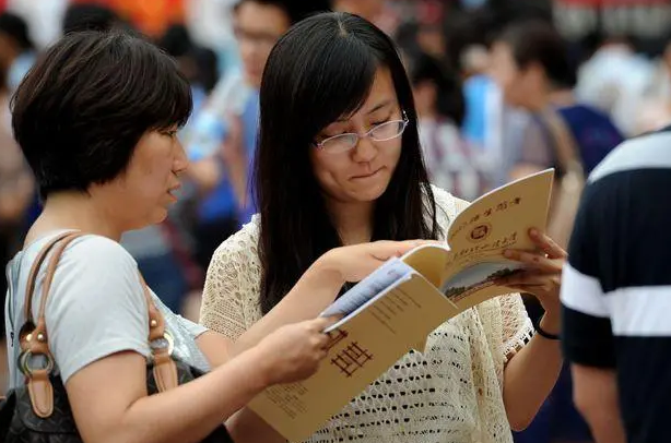 曾备受追捧的会计学专业，如今“跌落”神坛，百万年薪不香了？