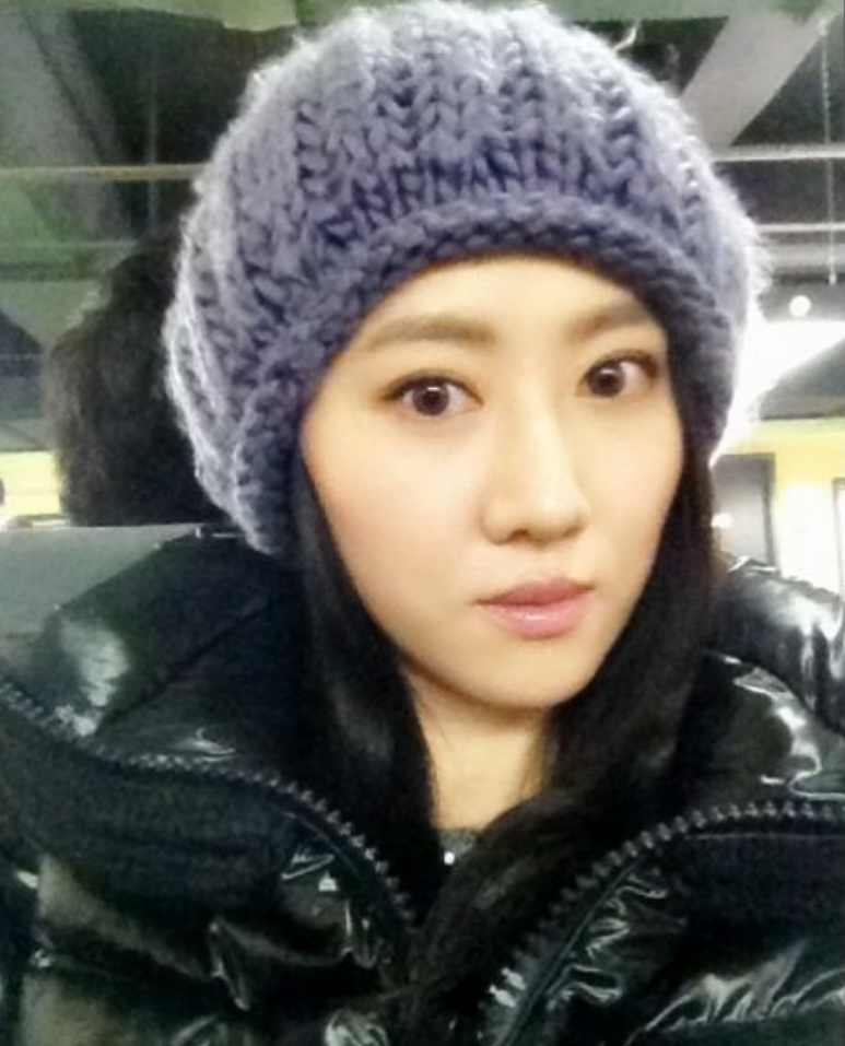 “宋丹丹儿媳”王博谷：嫁小7岁巴图连生两子，和婆婆相处成姐妹