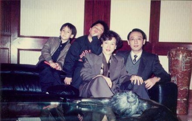 汤君年：卖窗帘起家，投资6亿建楼4栋，如今一套房价值过亿