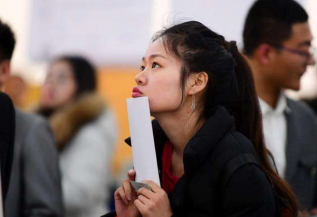 “铁饭碗”排名已更新，公务员仅排第八，看到榜首薪资：人间值得