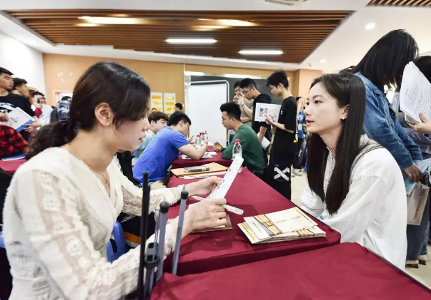 大学生的“奶头乐”，越来越多的年轻人正在依赖，却忽视了反作用