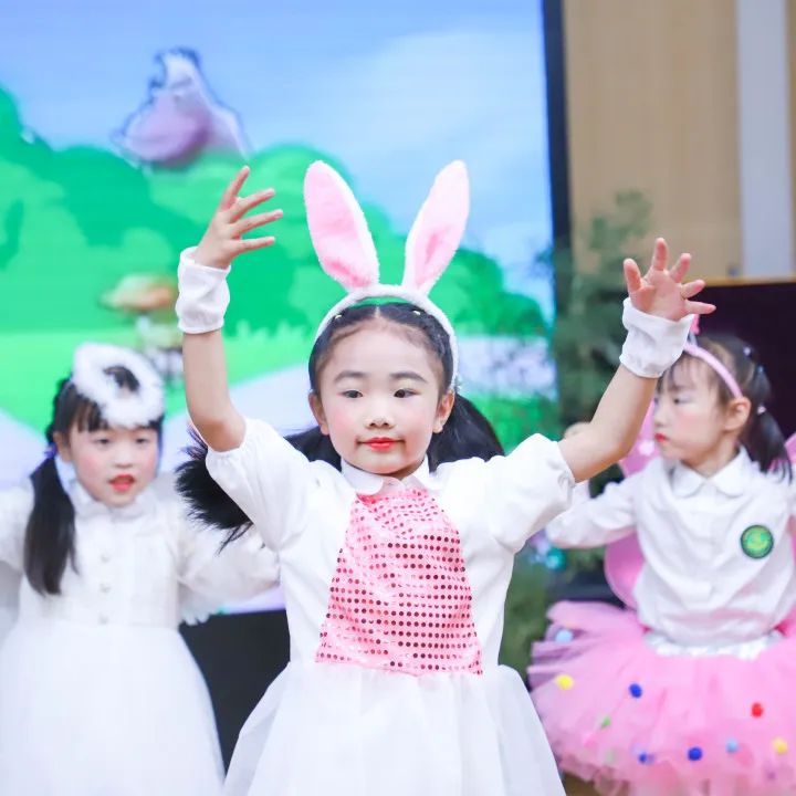 花田花绽，阅读悦心｜双流区黄甲小学举行读书节之阅读表演赛