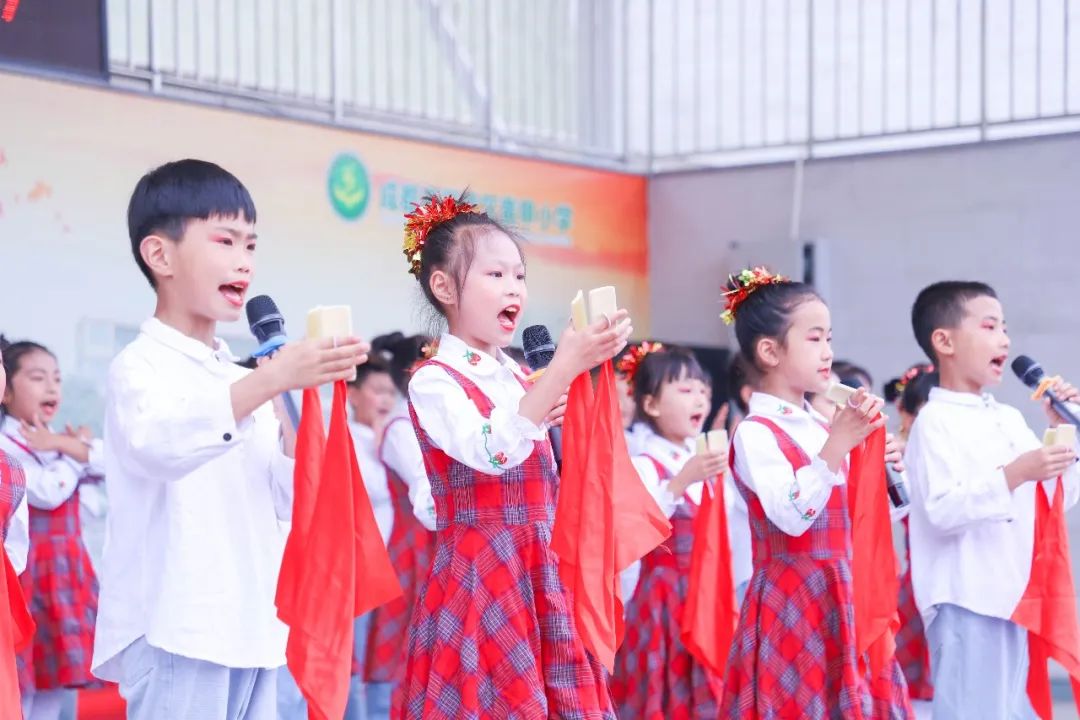 成都市双流区黄甲小学携手黄甲幼儿园开展手拉手幼小衔接活动