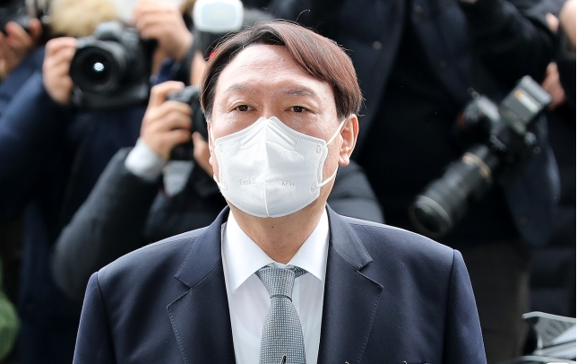 尹锡悦当选韩国总统：他曾有亲日言论，为何选择亲近日本？