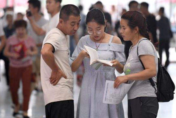 中国大学共分为八大等级，C9联盟位列榜首，四级是一道分水岭