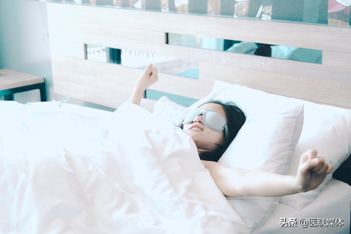 睡觉用枕头和不用枕头的人，会有什么不同？差别居然还不小