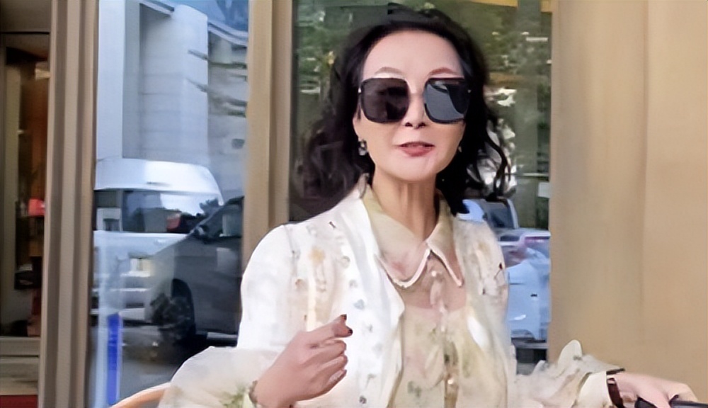 雪瑞姑姑“徐石萍”：58岁孤身赴加留学，花甲之年将生活过成诗歌