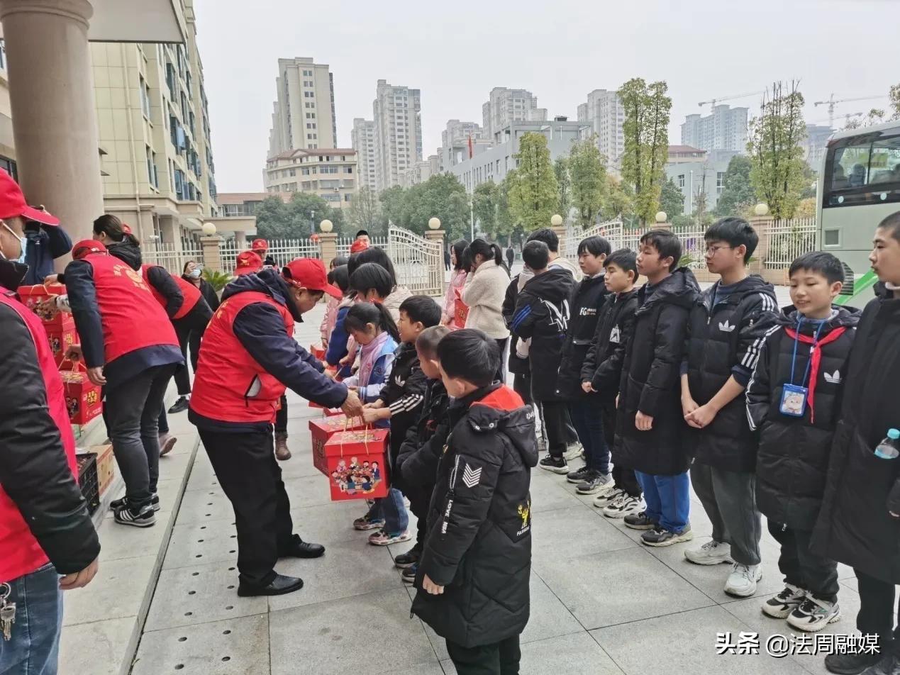 澧县：元宵佳节有佳人 爱心播洒润童心