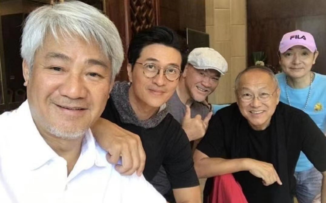 定居珠海已拿到居住证！香港知名老戏骨分享申请医保卡：好有益处