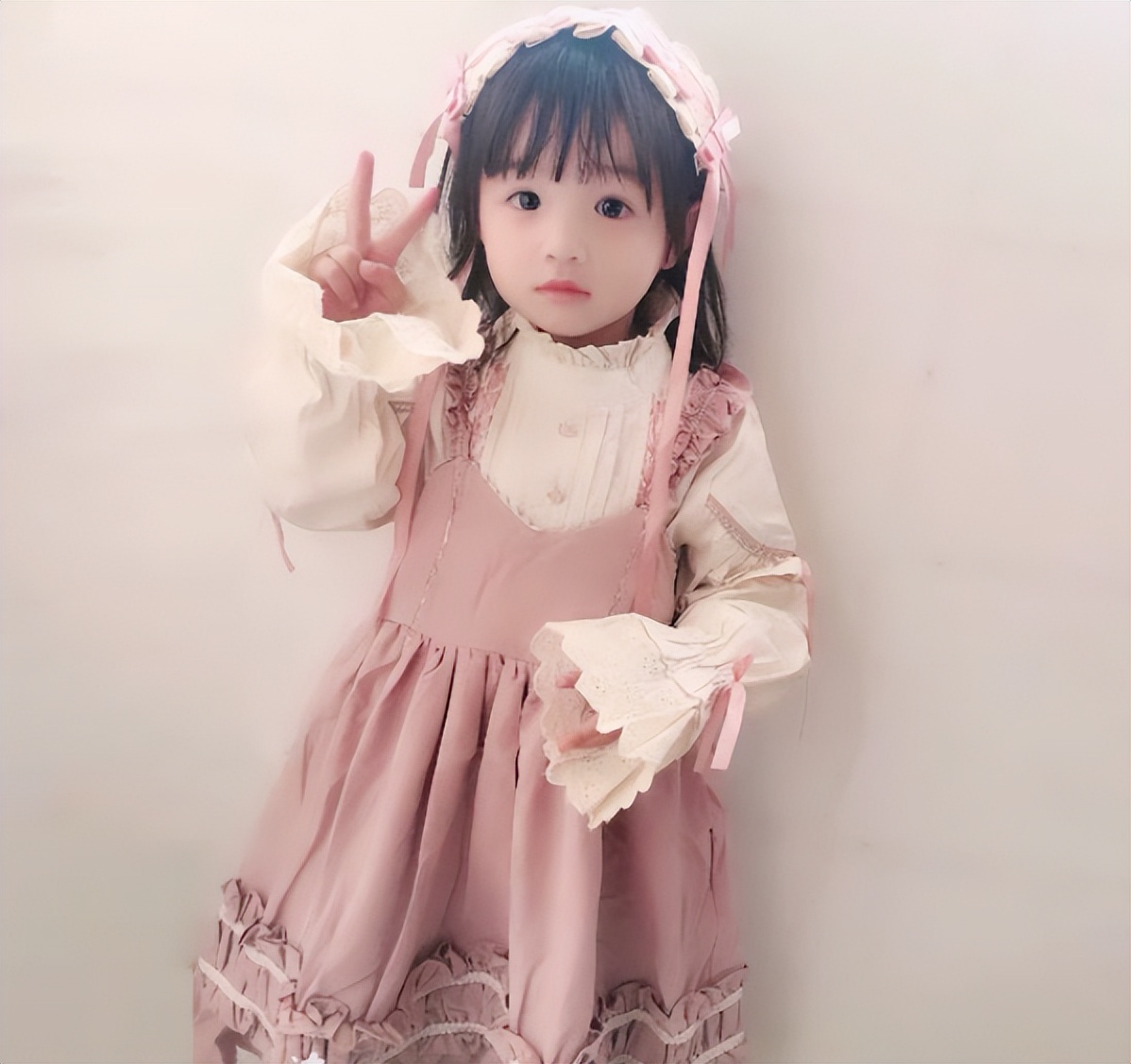 当孩子被嘲笑，不要说“别在意”，而是说这3句话，孩子才更自信