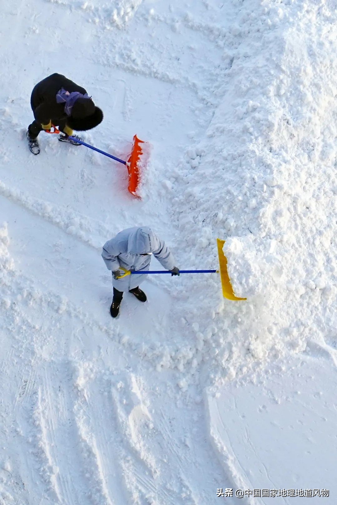 打雪仗吗，走医保的那种？东北人玩雪到底有多猛？