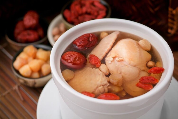 牛津大学研究：吃鸡肉或增加3种癌症风险，鸡肉到底能不能吃？
