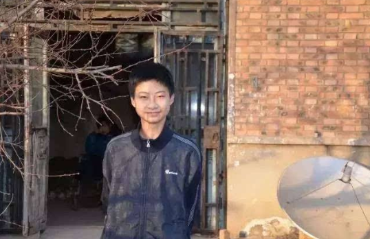 寒门学子庞众望，744分考上清华得校长亲自接待，他有啥特别