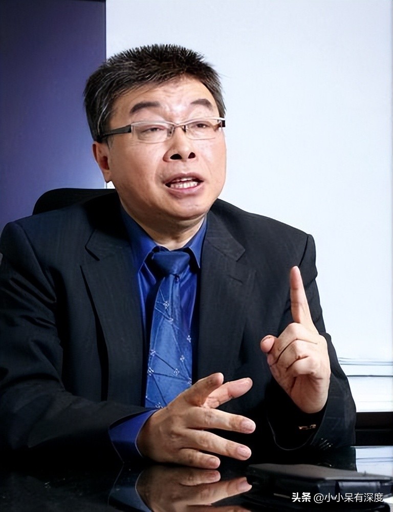 台湾邱毅教授，他铿锵有力地点评，在中国大陆圈粉无数，深受欢迎