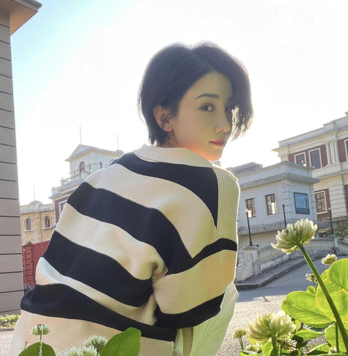 脸和身材判若两人，天使脸魔鬼身材的女明星，有的绝色有的尴尬