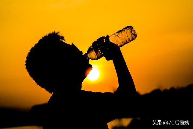 同事借我6万元后失联，6年后我女儿结婚，他随礼16.8万元